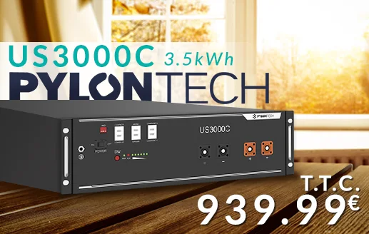 Batterie Pylontech US3000C - 3.5kWh au prix de 939.99€ T.T.C. posée sur une table en bois avec un fenêtre en arrière fond.